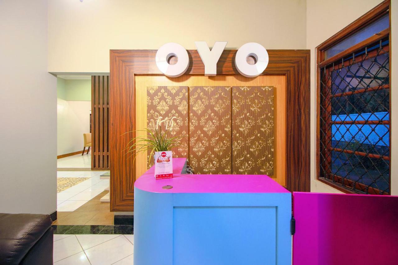 Oyo 1195 The Doctor'S Guest House Syariah Kejayan Dış mekan fotoğraf
